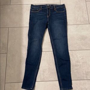 Hollister Jeans (NO RIPS)